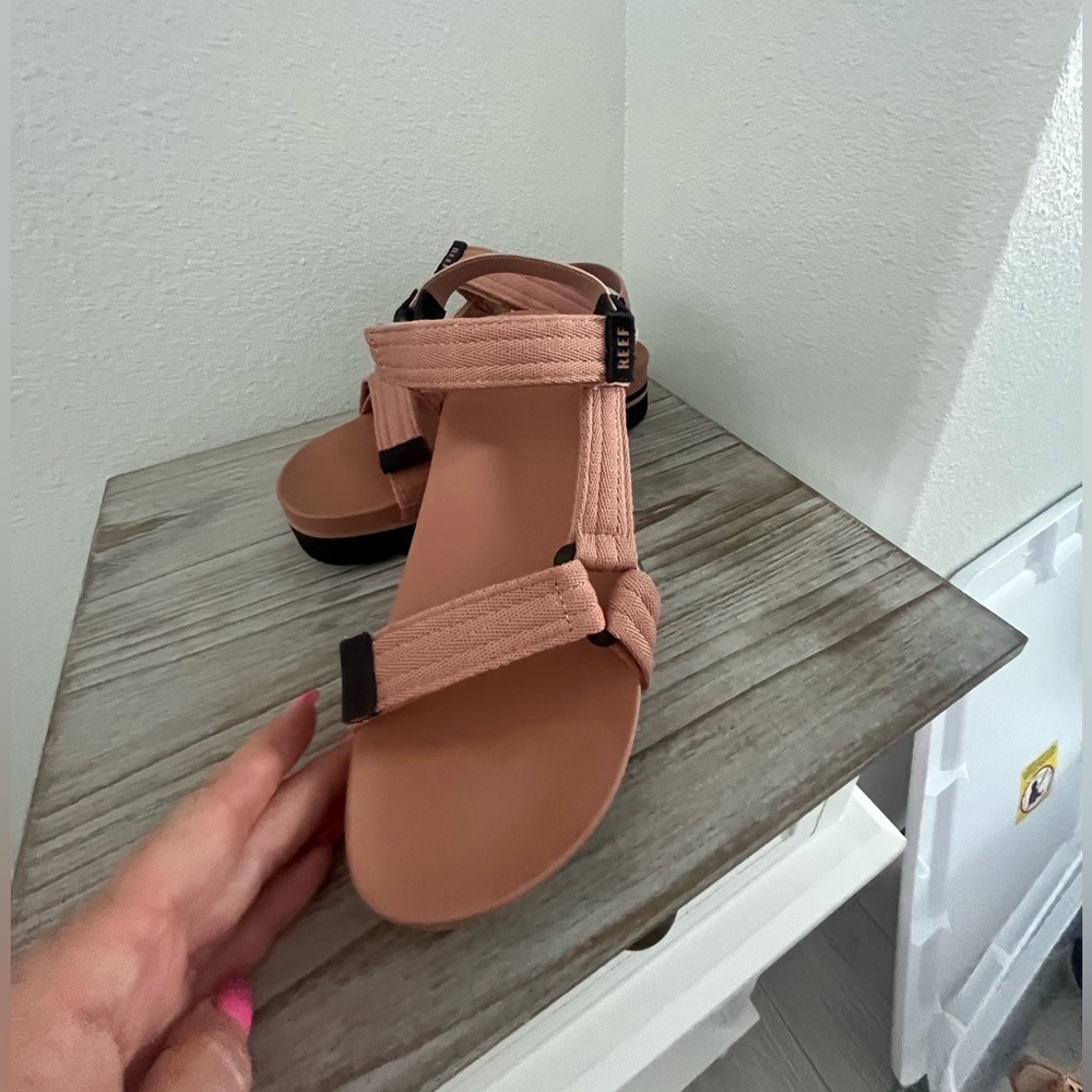 Women's Strappy Sport Sandals in Blush